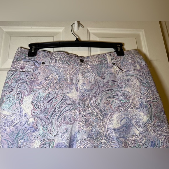 Gloria Vanderbilt Amanda Purple Lilac Paisley Ankle Jeans Capris Sz 16 High Rise - Picture 3 of 7